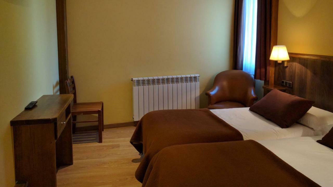 Hostal Talabart 莱斯 外观 照片